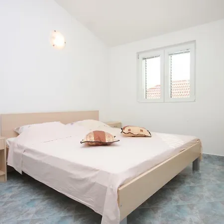 Apartment Preko 8232a